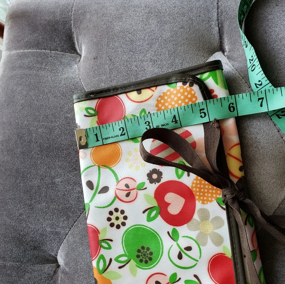 Thirty-One Tri Fold Tablet Organizer iPad Ereader Kindle Vinyl Coated Fabric